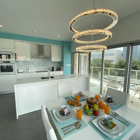Panoramic View 2 With Pool By Homing Apartment